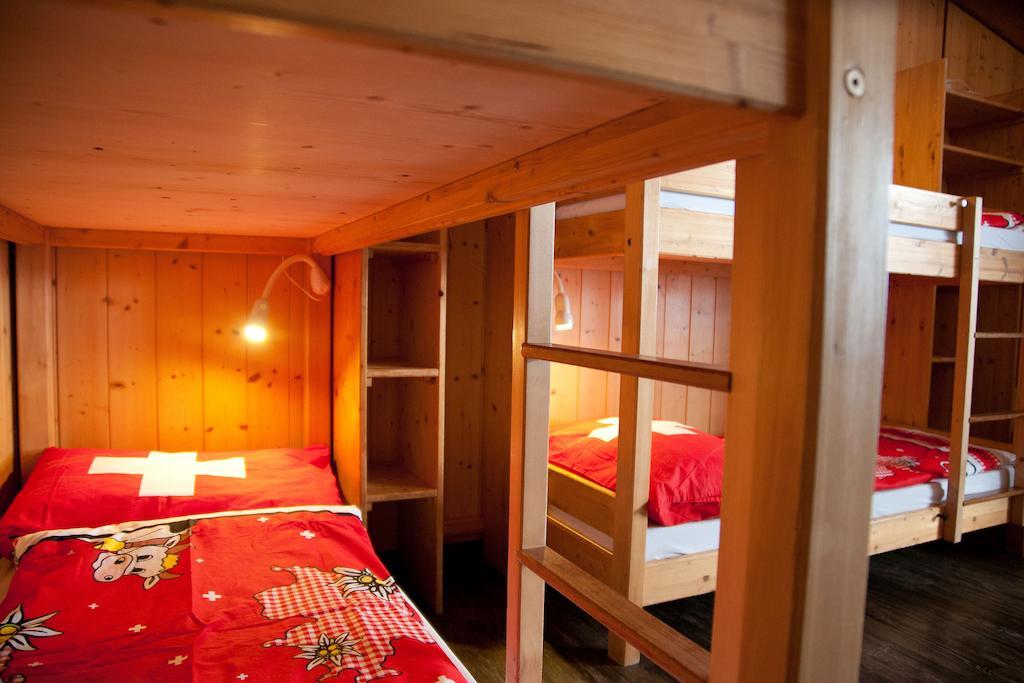 Valley Hostel Lauterbrunnen Δωμάτιο φωτογραφία